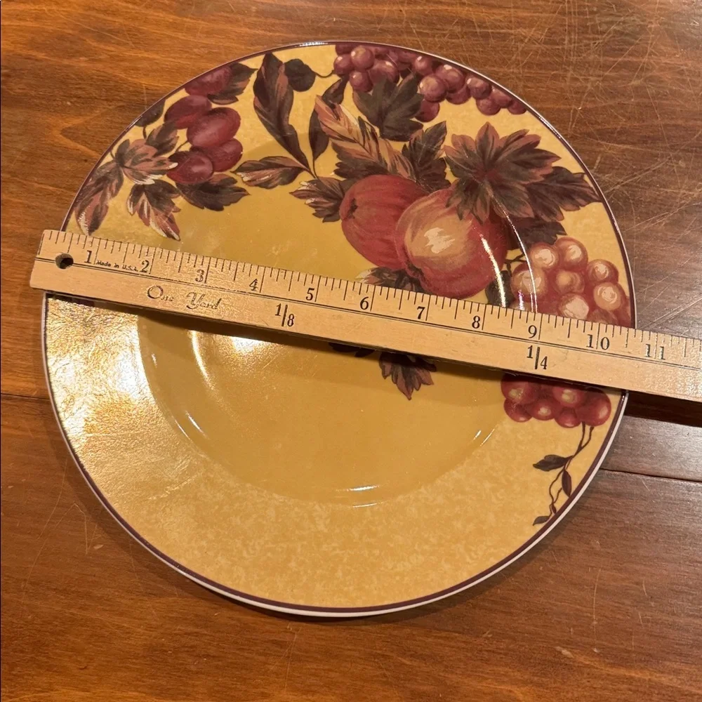 NWT Waverly FIRENZE Dinner Plate 10 1/2” Fruit Grapes Apples Plums Tan Poland